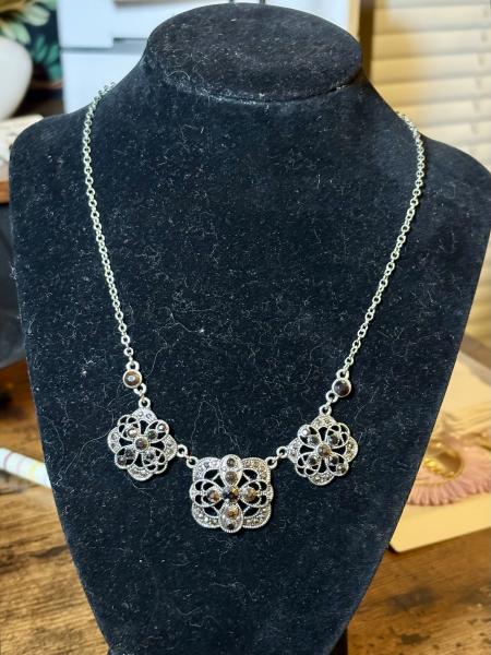 Liz Claiborne Victorian Style Sliver Tone Necklace