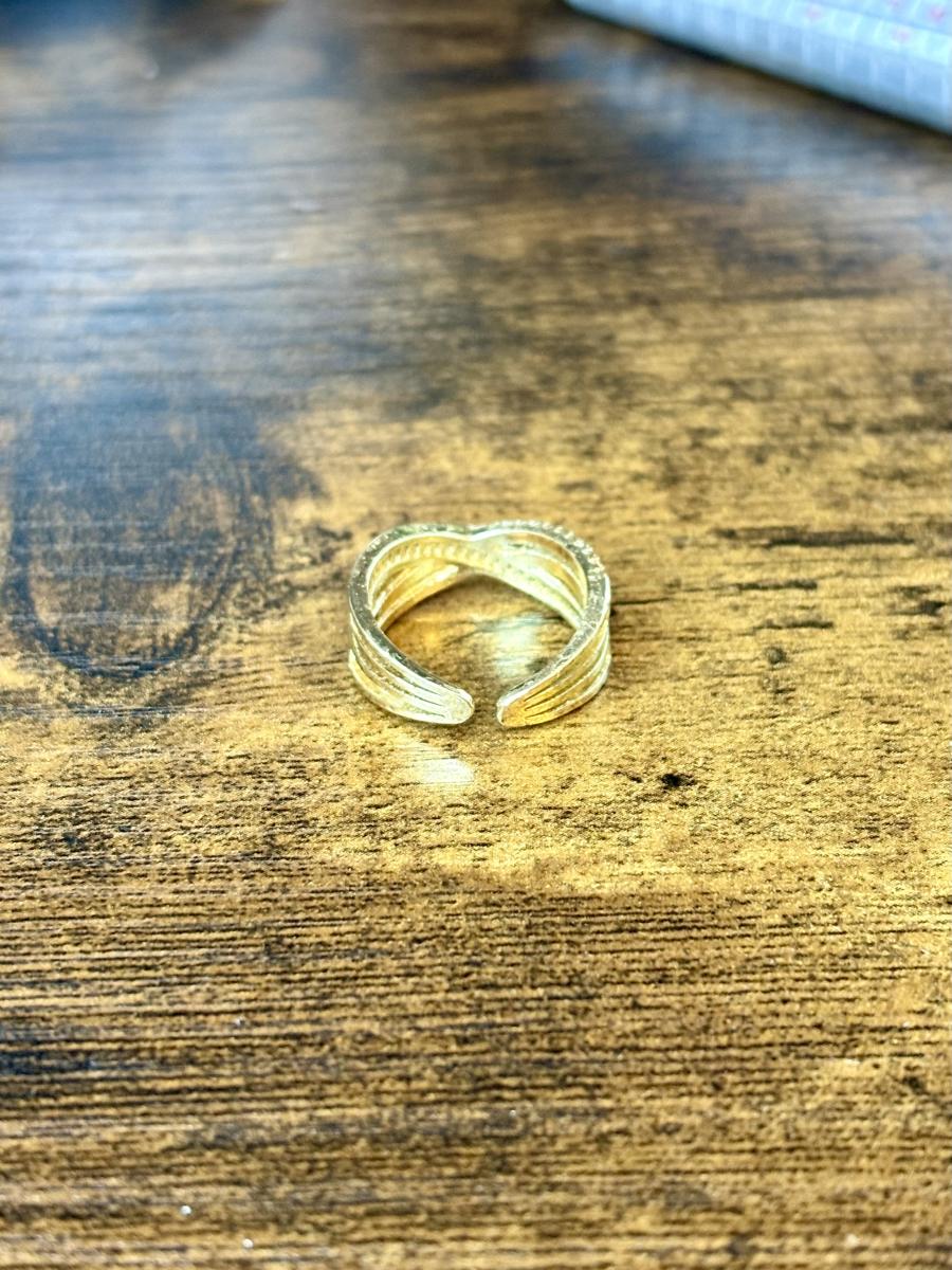 Rhinestone Twist Gold Tone Ring (Size 6) picture
