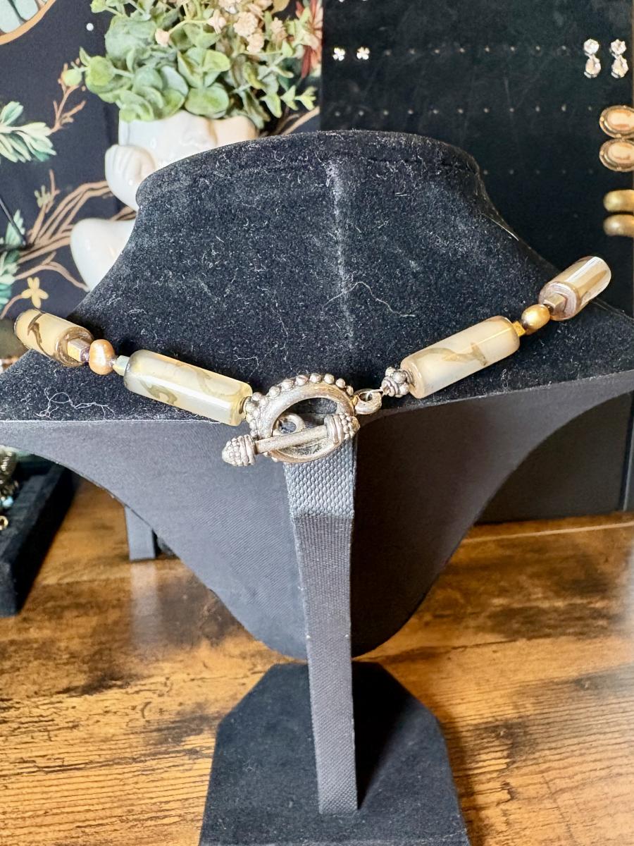 Glass Brown & Gold Tone Necklace picture