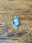 Left Facing Gold Tone Cameo Pendant w/ Pearl Accents