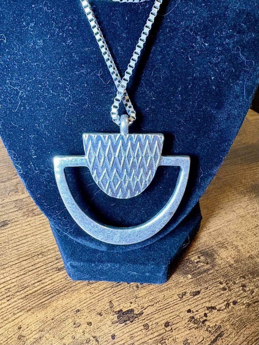 Lucky Brand Crystal Pendent Silver Tone Necklace picture