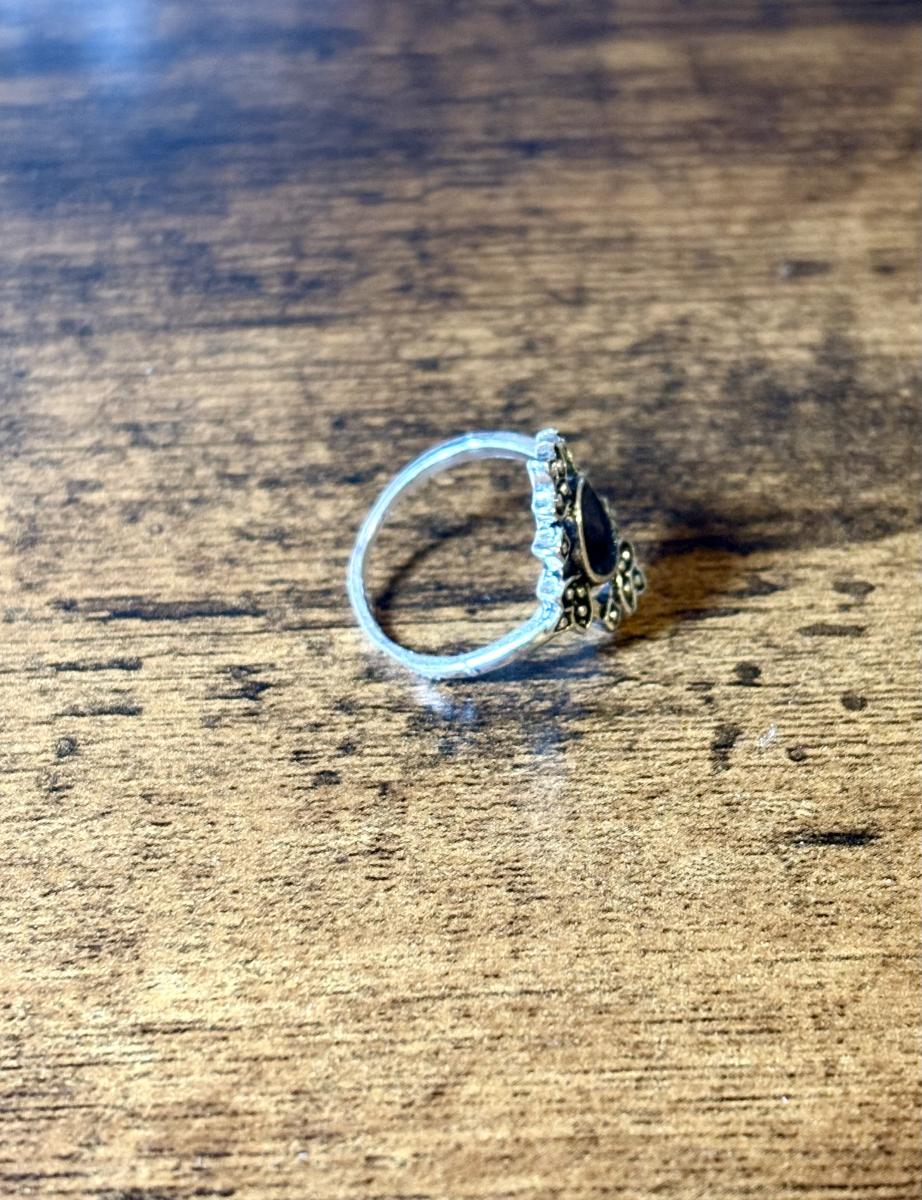 Victorian Style Sliver Tone & Black Ring (Size 7.25) picture