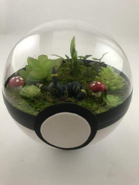 Sleeping Umbreon Large Pokeball Terrarium picture