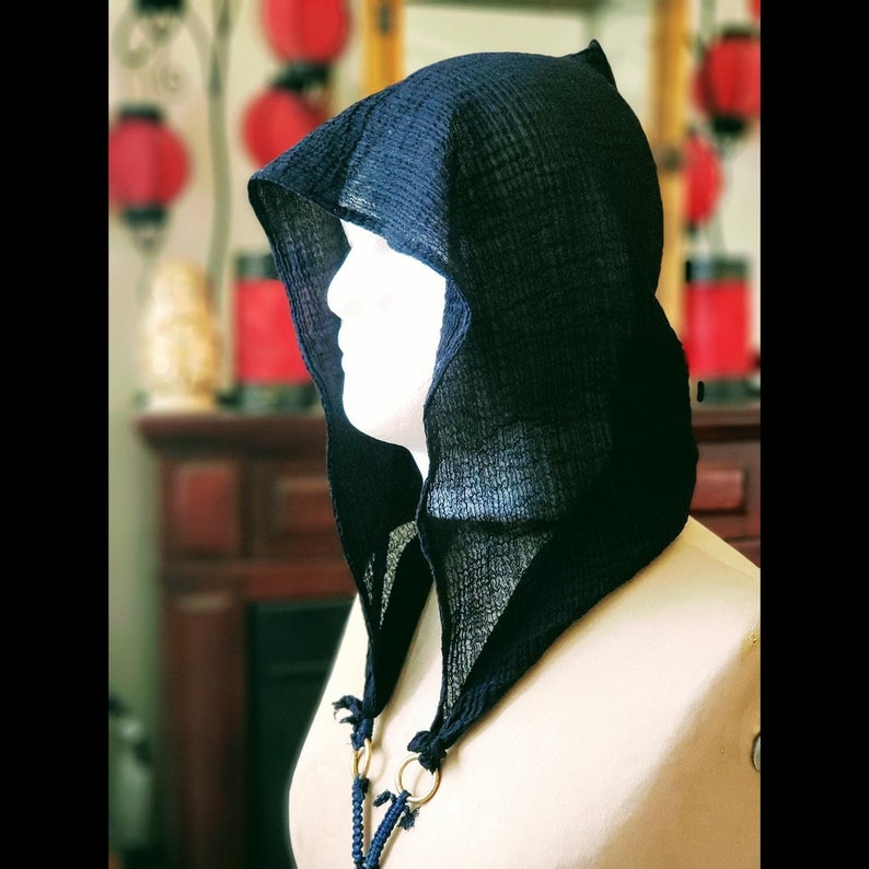 Hooded horn necklace picture