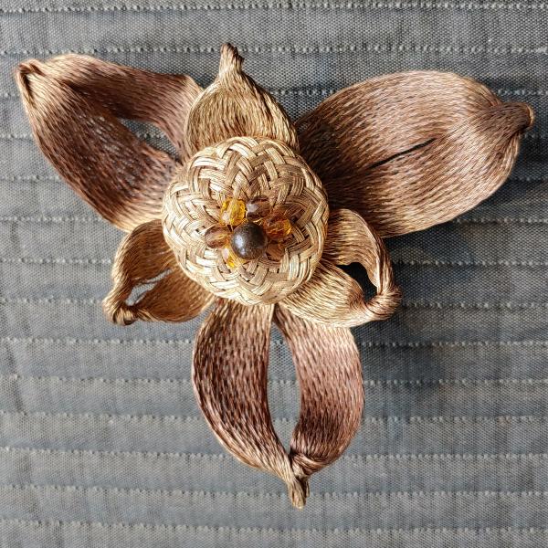 3 Petal Woven-Wire Ribbon picture