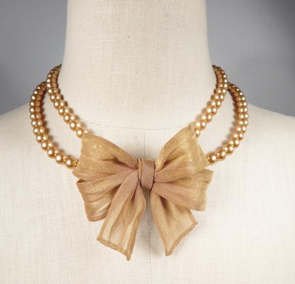Bow and Gold Pearl Necklace