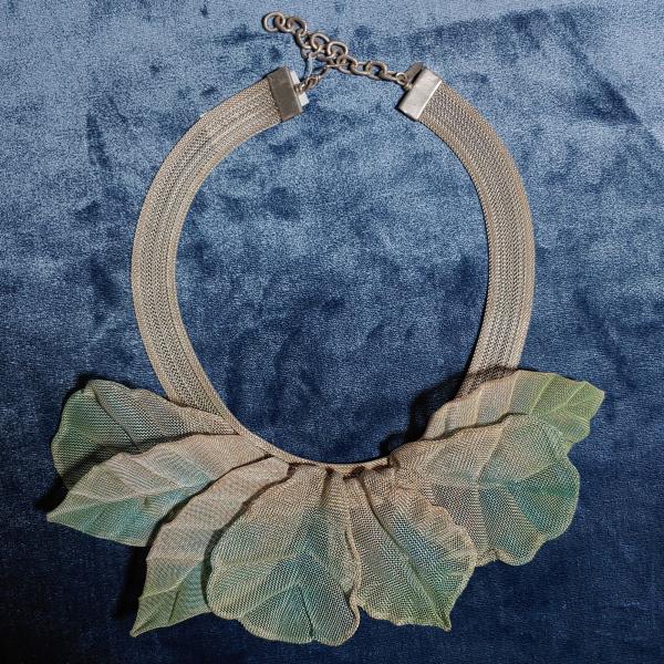 7 Leaves on Mesh Band