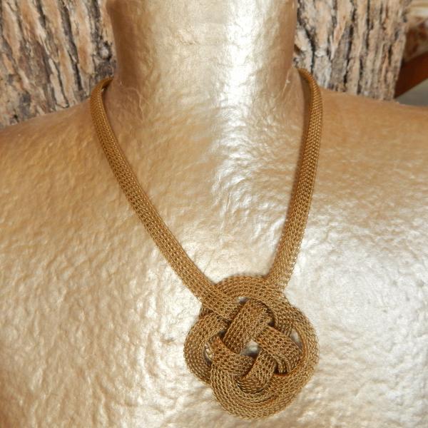 Clover Knot Necklace picture