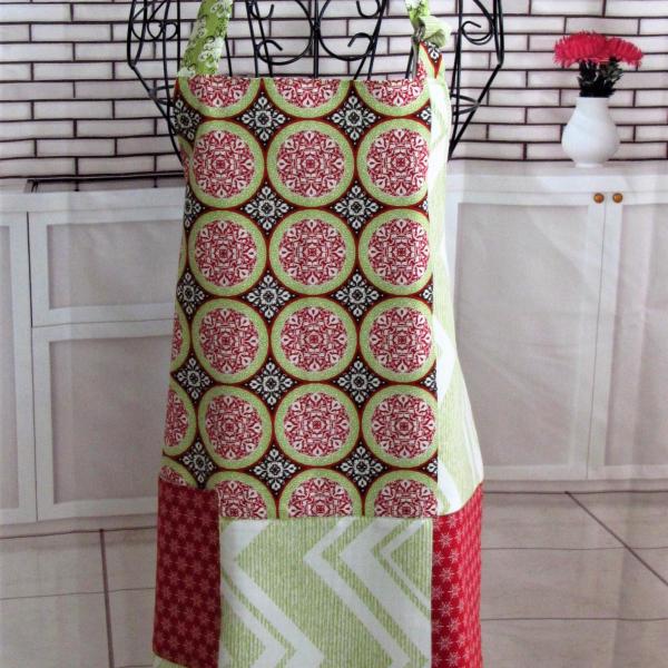 Petite Adult/Teen Reversible Full Bib Apron w/Adjustable Neck Strap picture