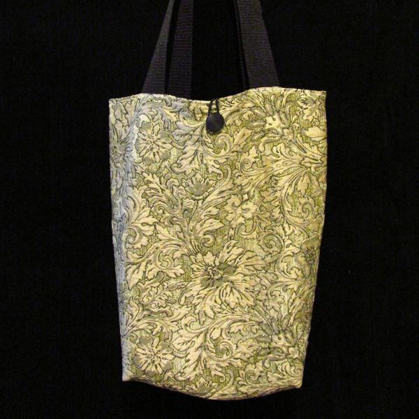 Tapestry Handbag w/Inside Lining and 2 Pockets picture
