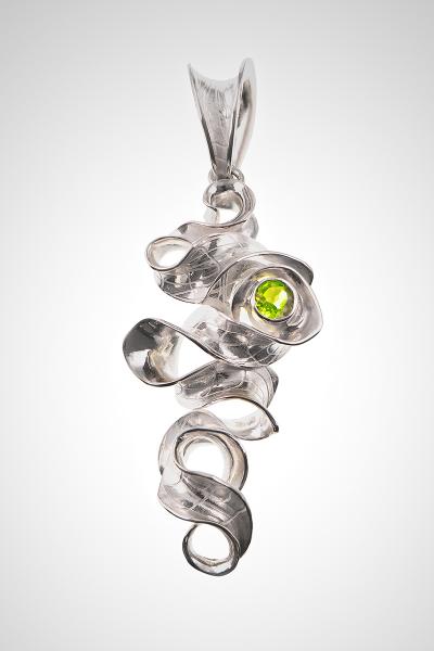 Sterling Peridot Pendant picture