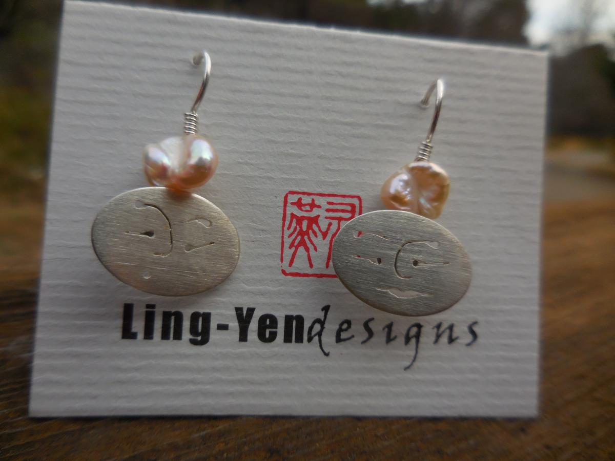 Oval faces in sterling silver with molar pinkish white pearls LY E 7720 picture