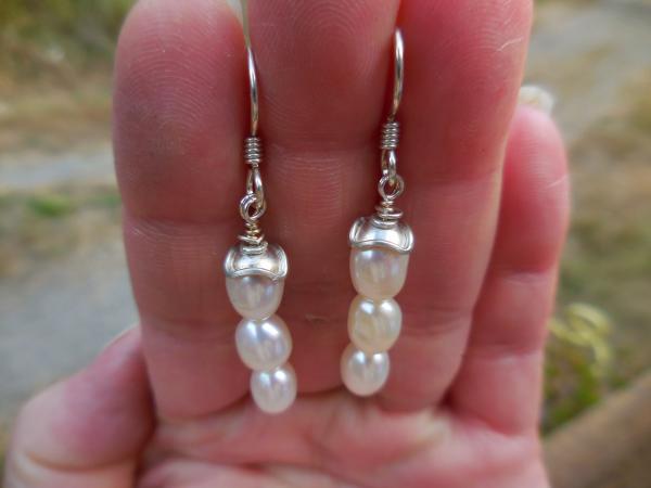 Three freshwater white pearls with argentium cap LY E 6976 picture