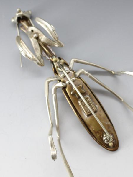 Praying Mantis Brooch picture