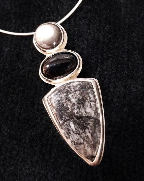 Orthoceras & Black Agate picture