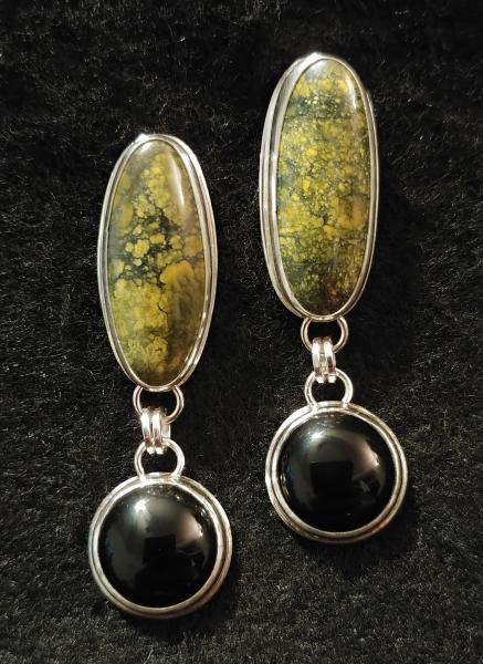 Chinese Turquoise & Black Agate picture
