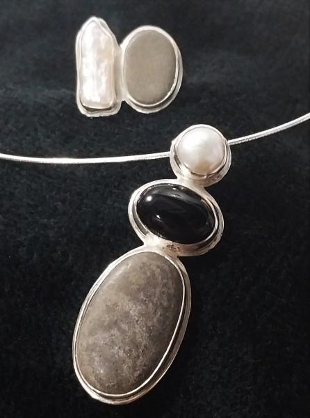 Black Agate & River Rock picture