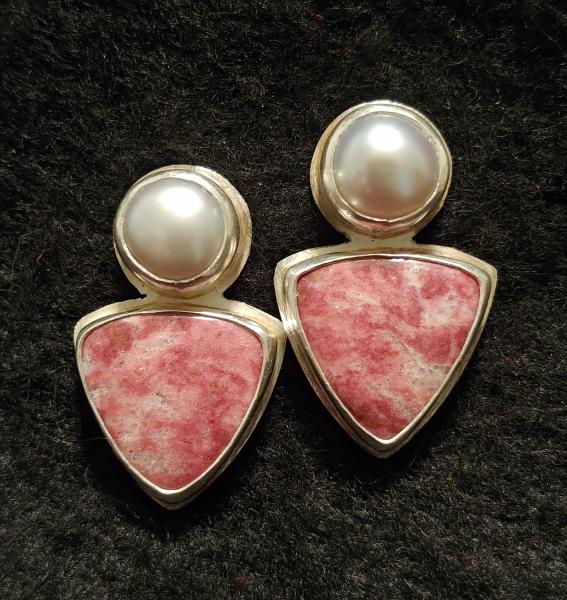 Thulite & Pearls picture