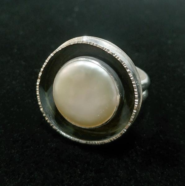 Pearl Shadow Box Ring picture