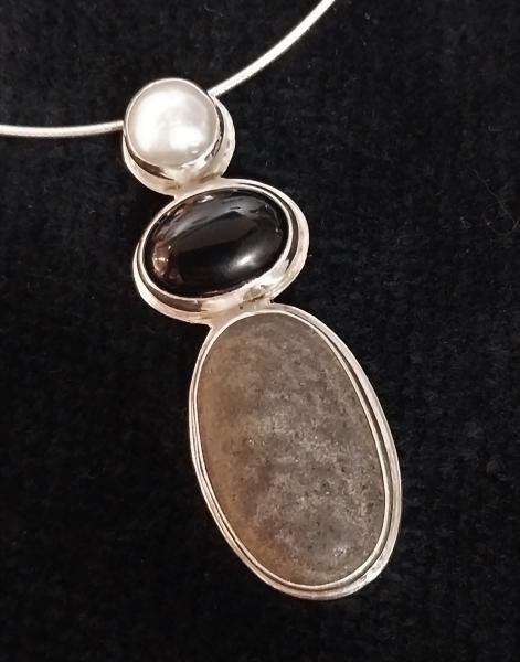 Black Agate & River Rock picture