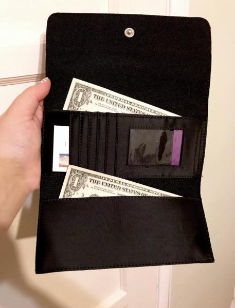 The child women’s wallet picture