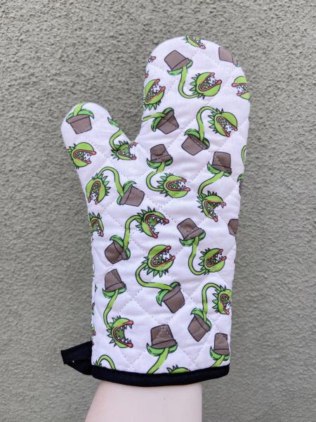 Carnivorous plant oven mitt picture