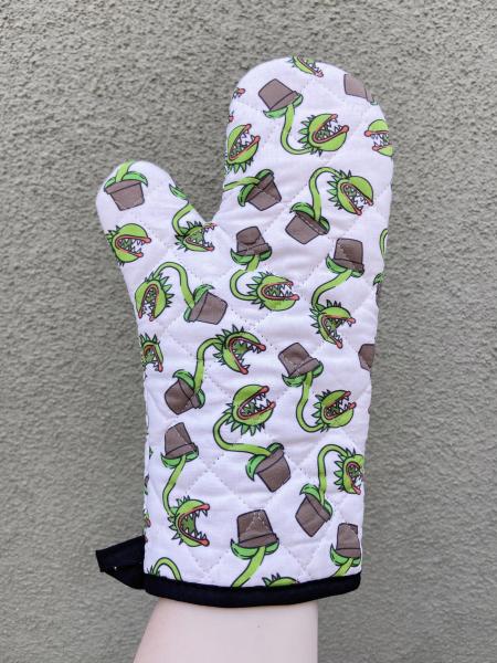 Carnivorous plant oven mitt