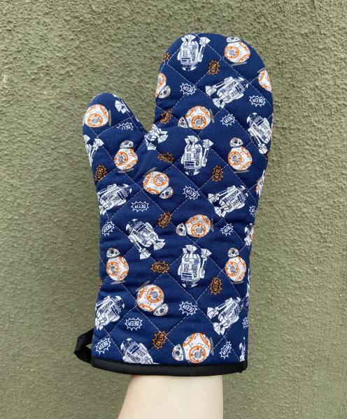 Star Wars navy droids oven mitt picture