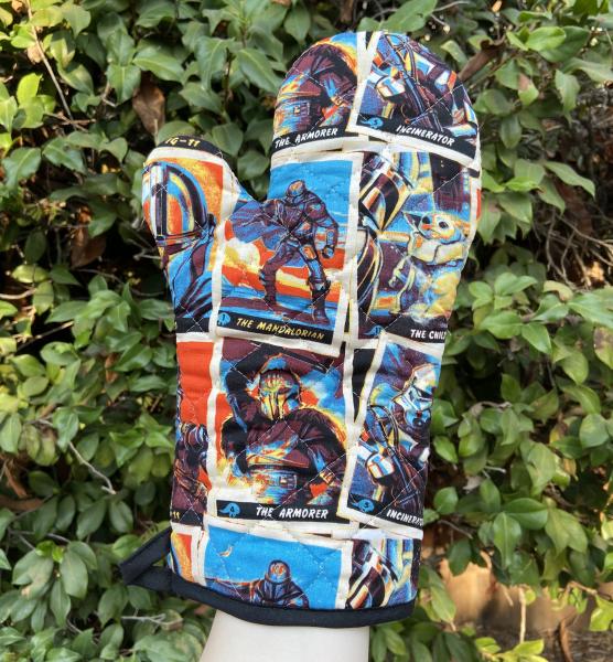 Mandalorian cards oven mitt