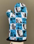 Classic blue & white Star Wars oven mitt