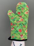 Island game oven mitt