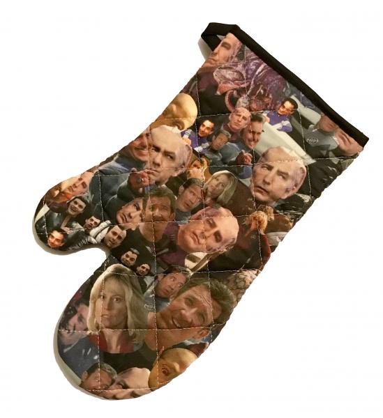 Galaxy Quest oven mitt picture