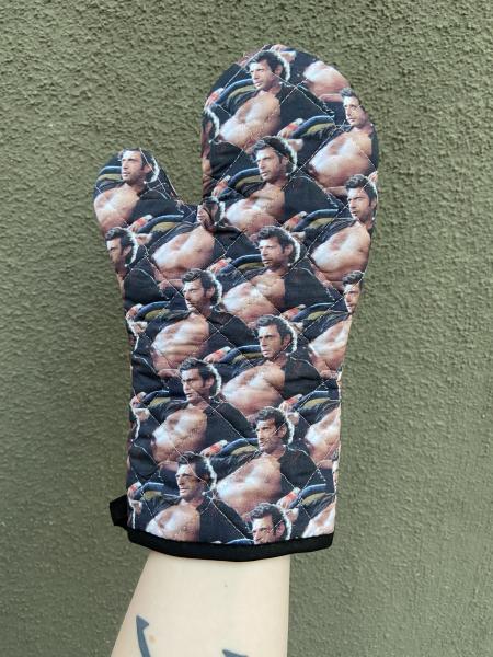 Jeff Goldblum oven mitt