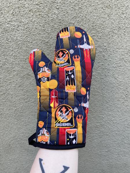 Rebel ships oven mitt