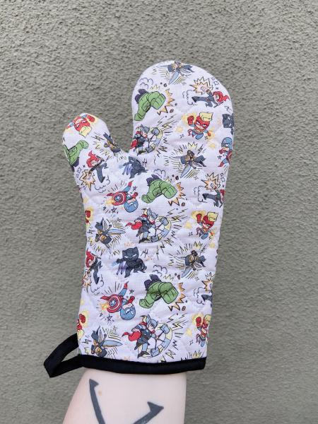 Super hero cartoons oven mitt picture