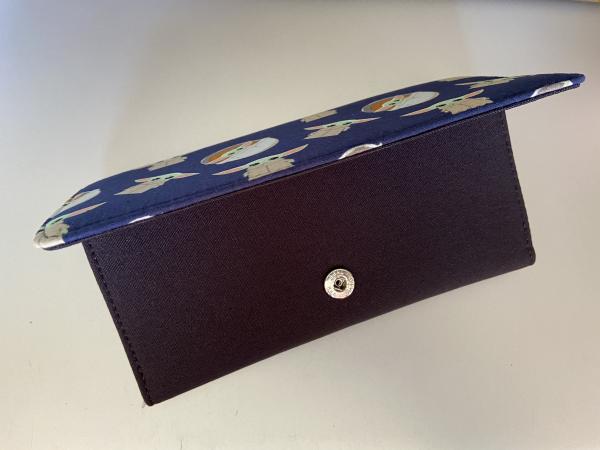 The child women’s wallet picture