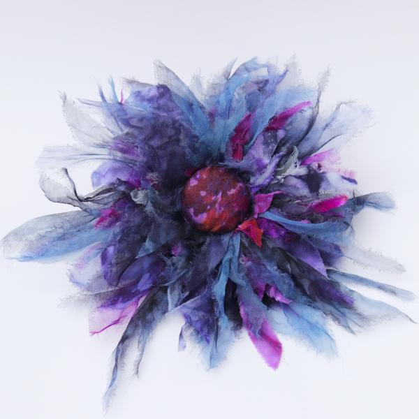 FRILLY SILK FLOWER
