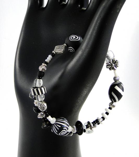 Black and white memory wire bracelet picture