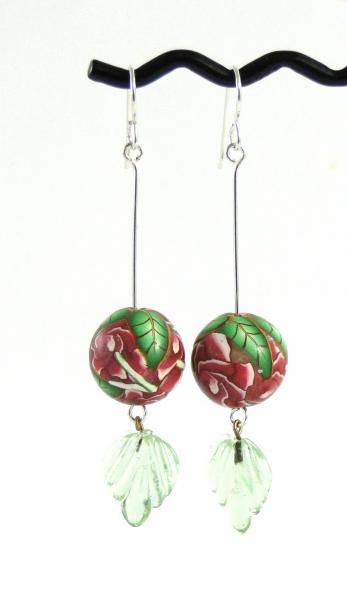 Red rose bead dangle earrings picture