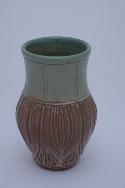 medium vase picture