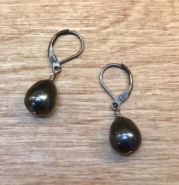 Peacock Teardrop Pearl Earrings picture