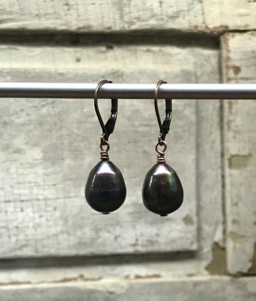 Peacock Teardrop Pearl Earrings picture