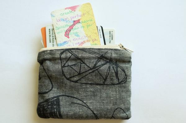 Cloud coin / card zipper pouch picture