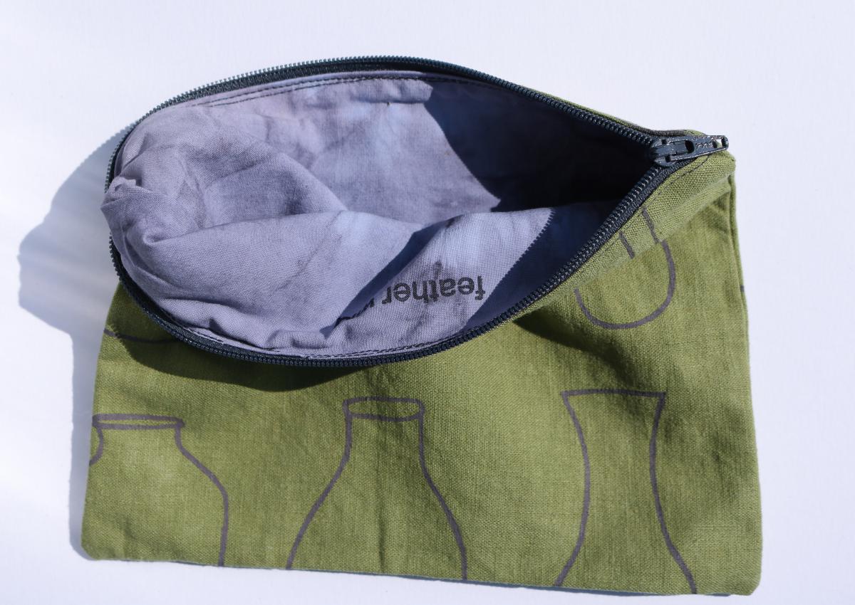 Vase in-between zipper pouch picture
