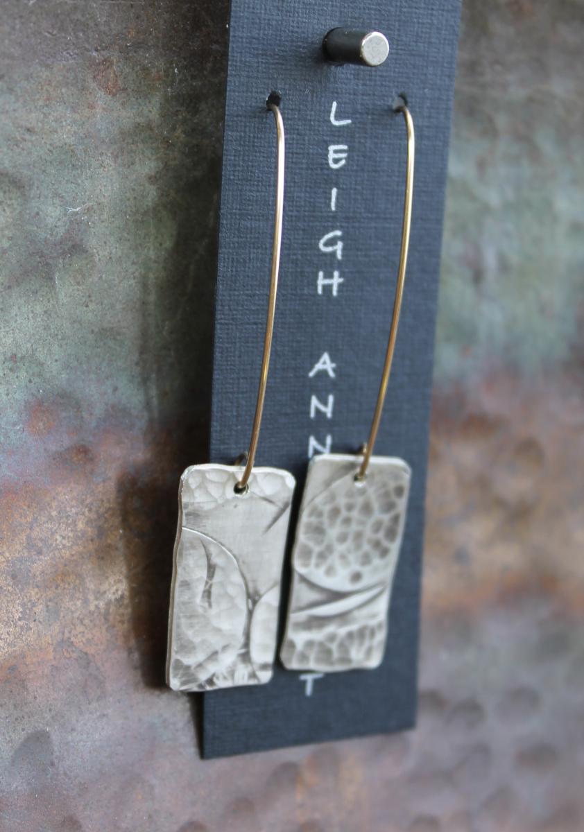 Textured Rectangle on Square Wire picture