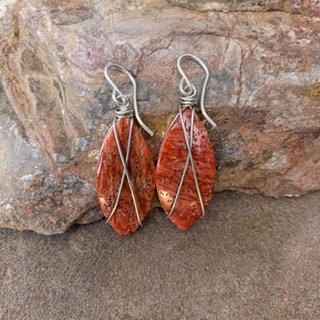 Red spiny oyster silver crisscrossed teardrop earrings