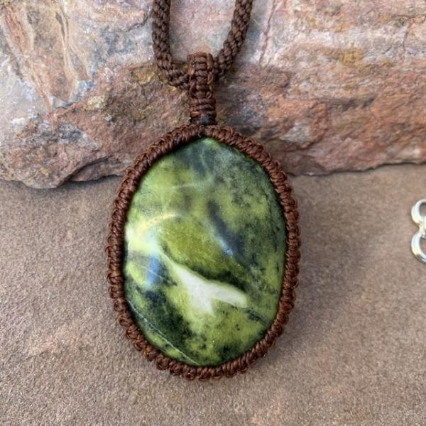 Macrame loose pendant picture