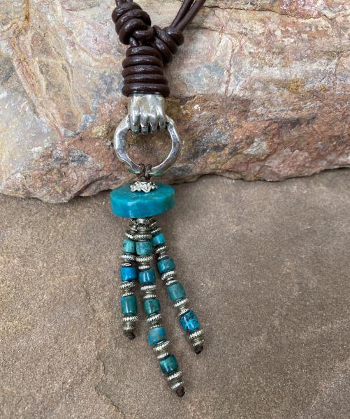 A mini silver hand charm turquoise necklace picture