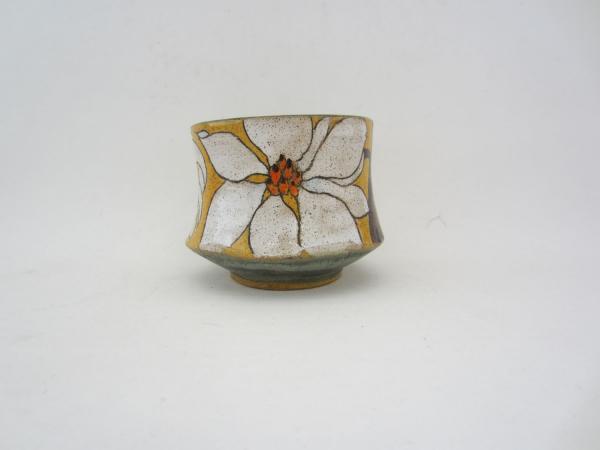 Flowers & Pigment Yellow Tea bowl picture