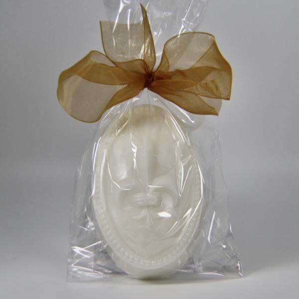 Fleur de Lis Oval